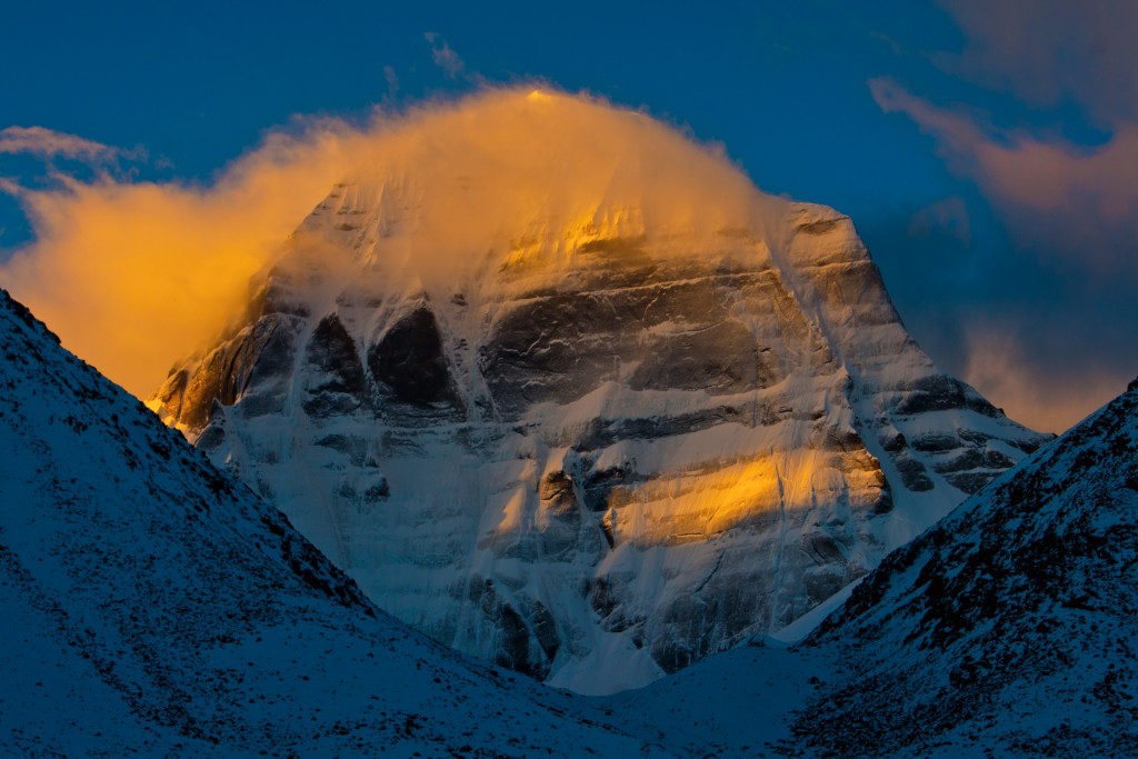 Der Kailash, heiligster Berg der Erde, gesehen vom Drirapuk Kloster mit seiner eindrucksvollen Nordwand 
