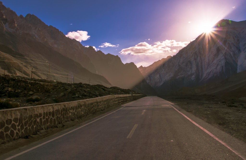 Lichtspiel auf dem Karakorum Highway