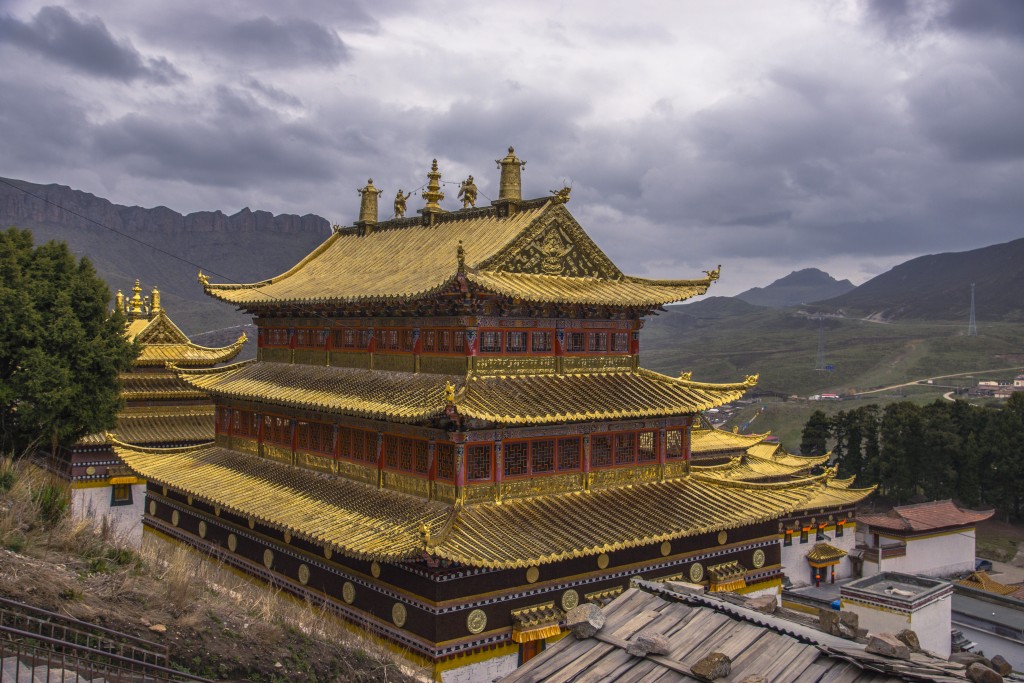 Der obere Tempel des Sertri Klosters is yweifellos der schönste mit den meisten Details.