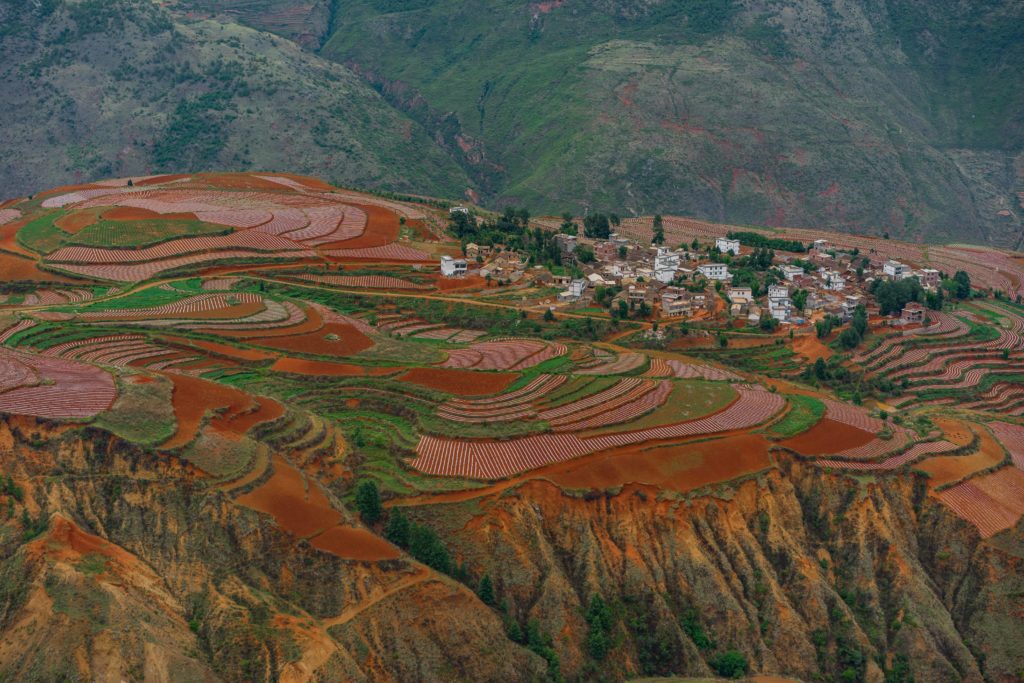 Yunnan_Dongchuan_Red_Lands_luoxiagou_dorf_totale